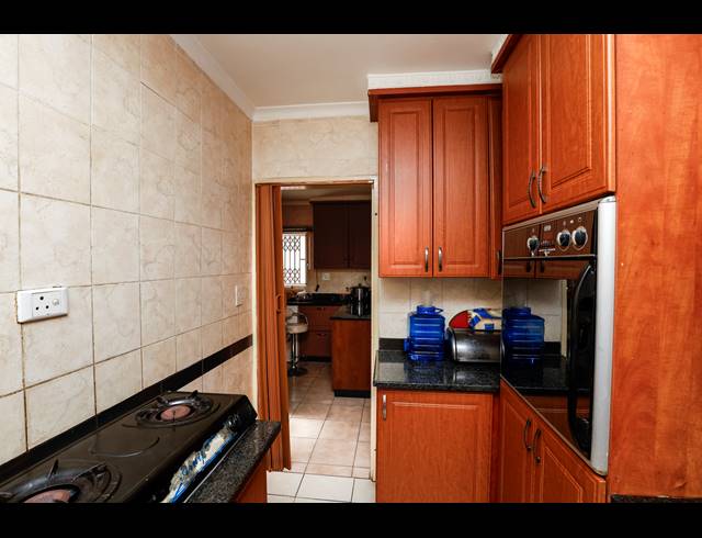 3 BEDROOM FREEHOLD FOR SALE IN NEWLANDS WEST